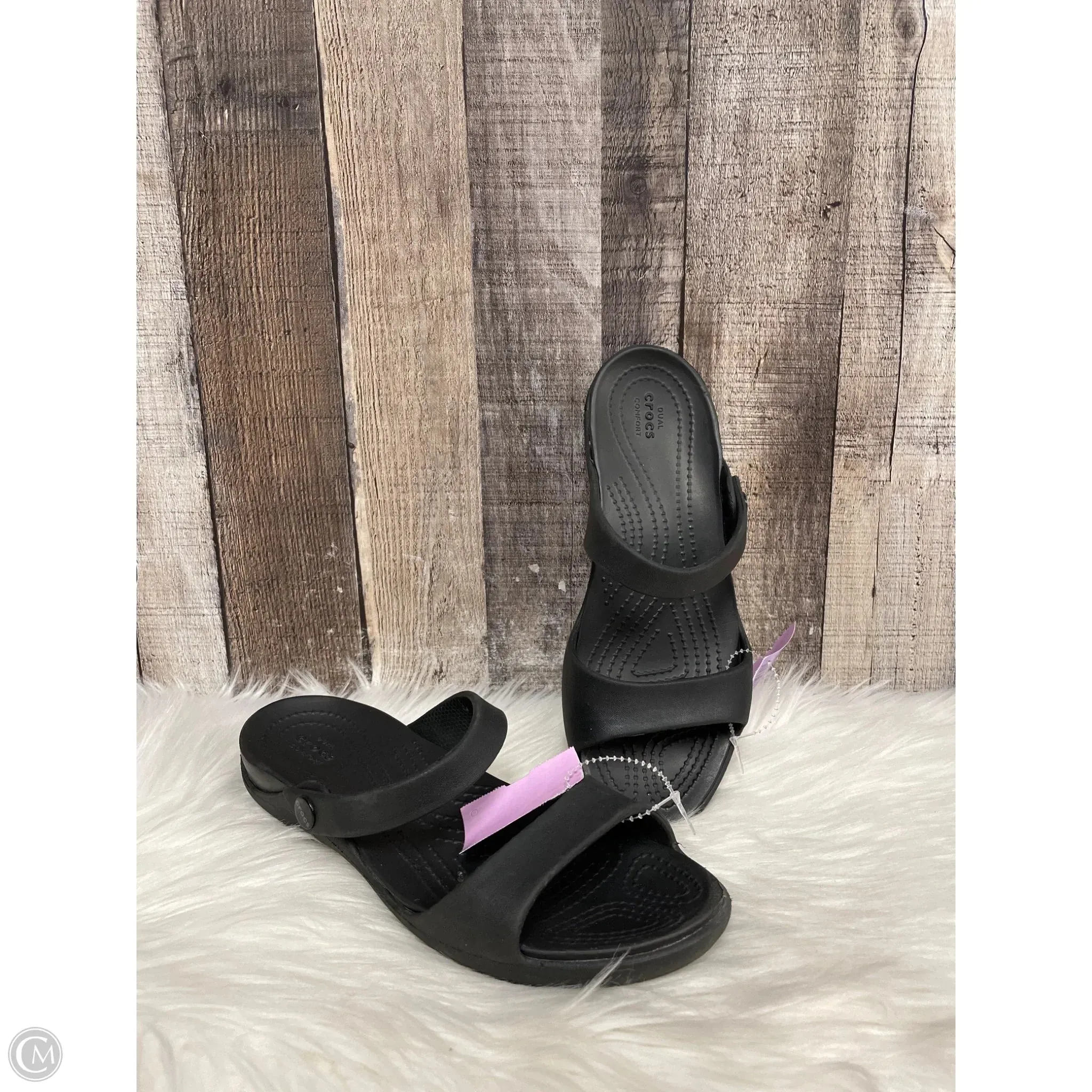 Sandals Flats By Crocs In Black, Size: 7