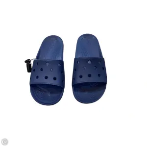 Sandals Flats By Crocs In Navy, Size: 10