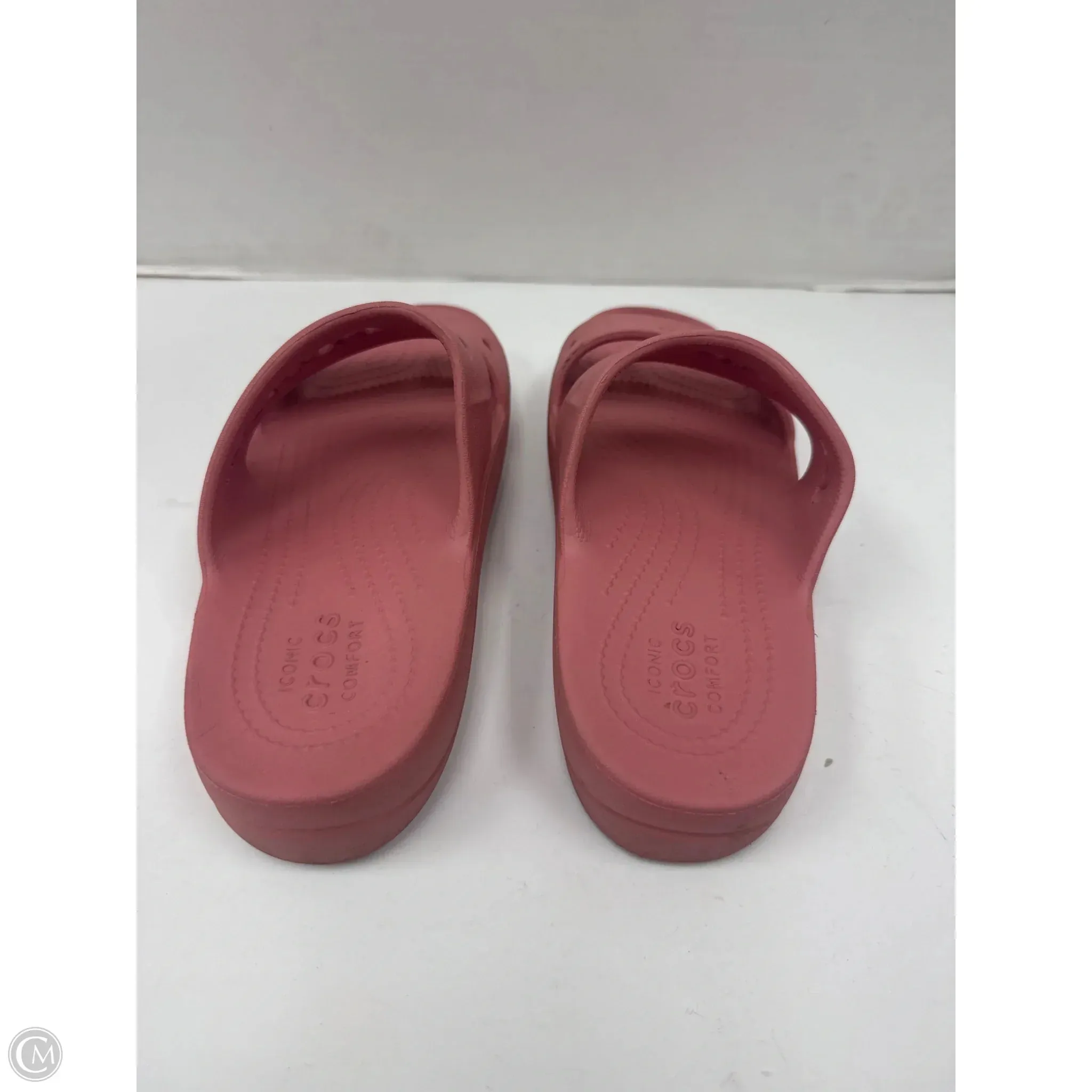 Sandals Flats By Crocs In Pink, Size: 9