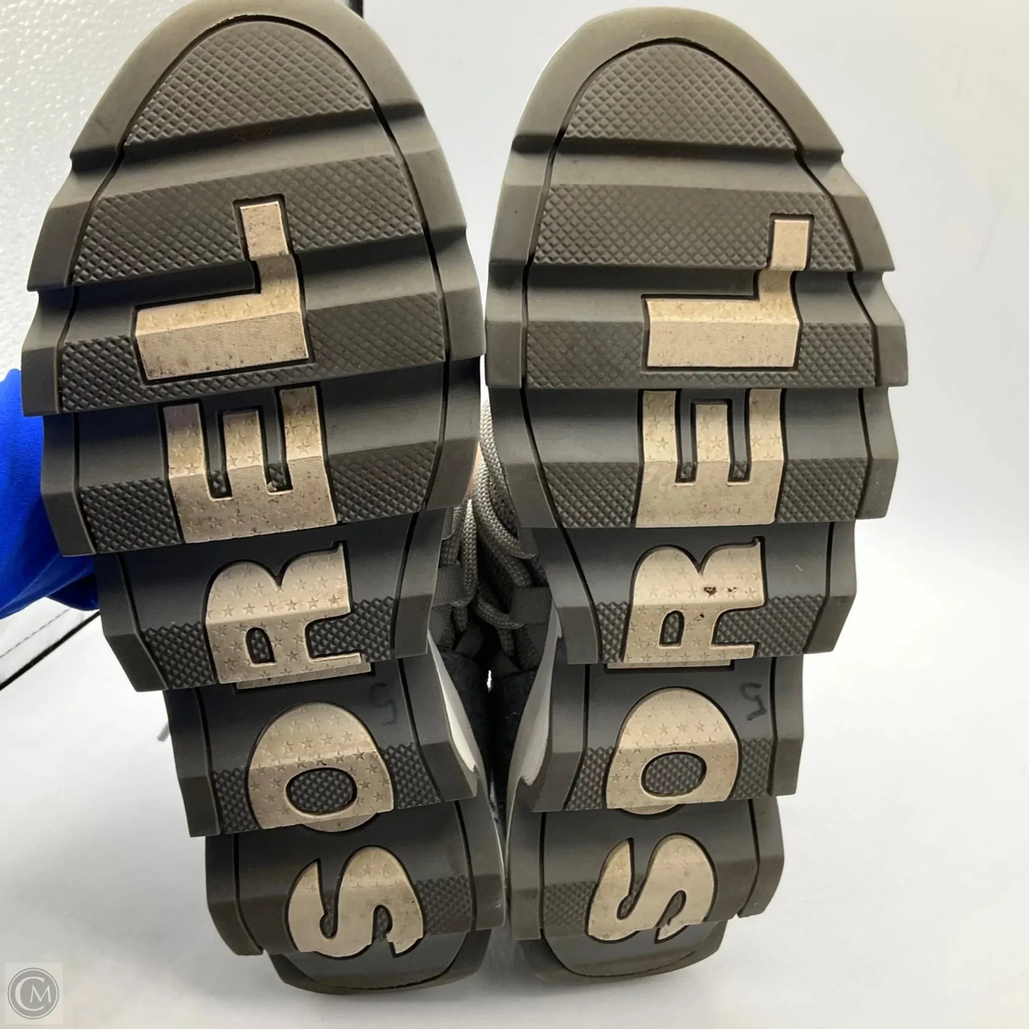 Shoes Athletic By Sorel In Grey, Size: 9.5