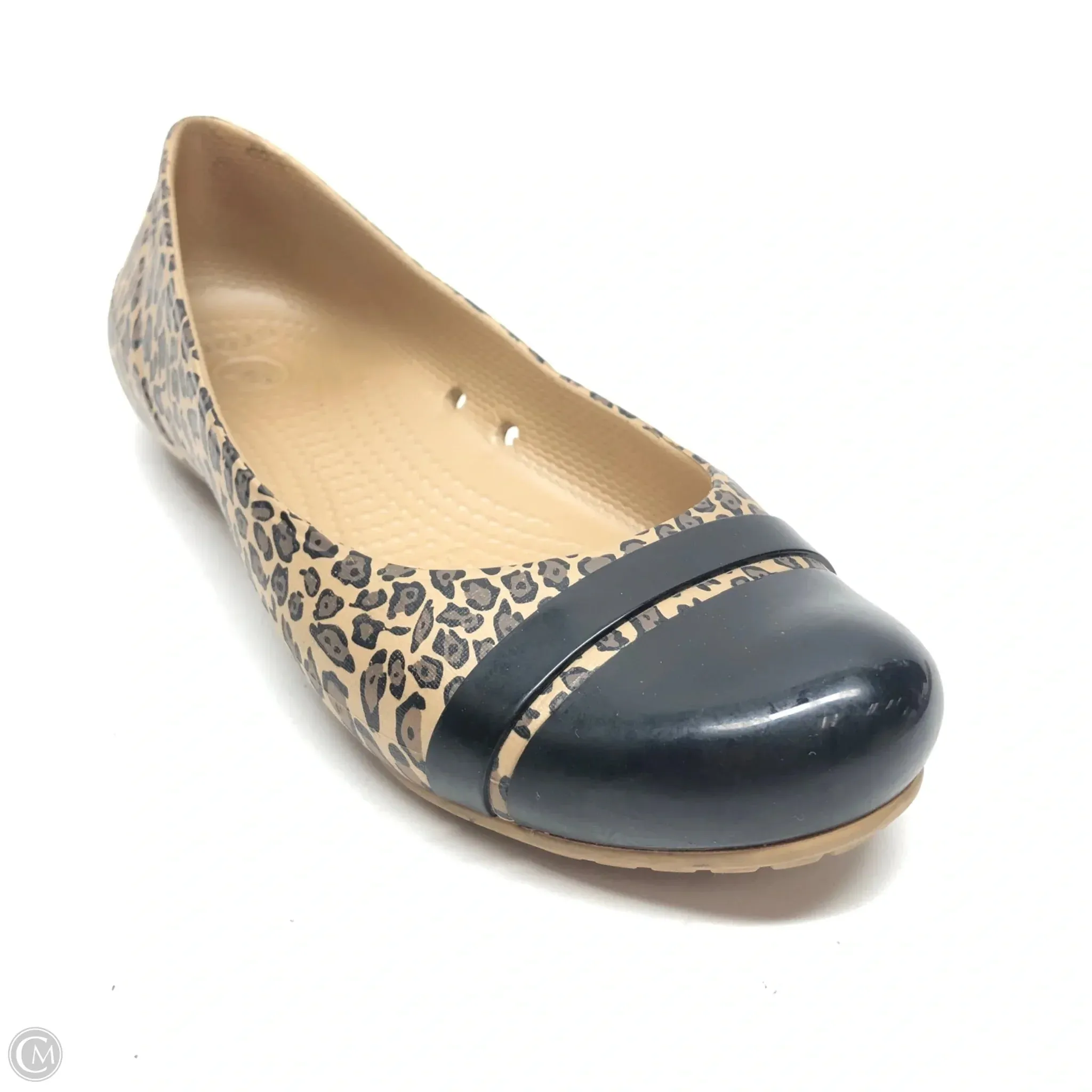 Shoes Flats By Crocs In Animal Print, Size: 7