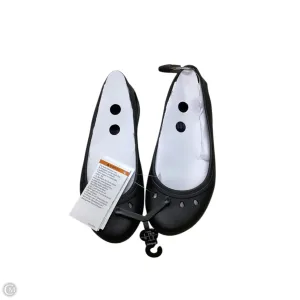 Shoes Flats By Crocs In Black, Size: 7