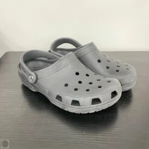 Shoes Flats By Crocs In Black, Size: 9