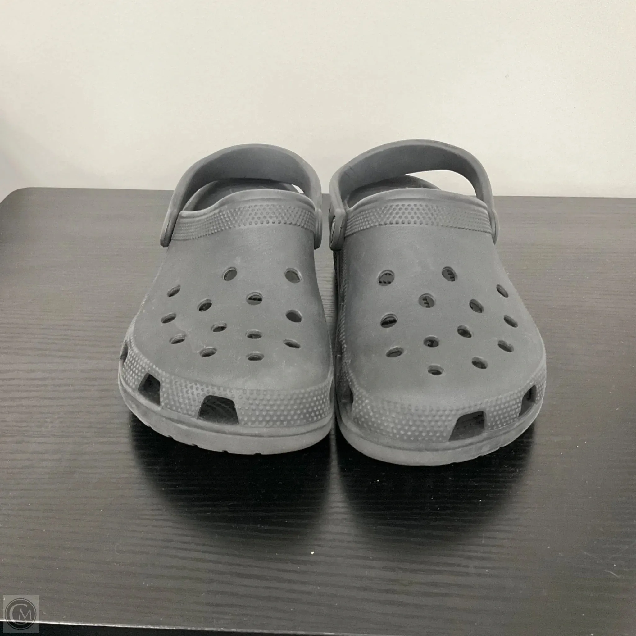 Shoes Flats By Crocs In Black, Size: 9