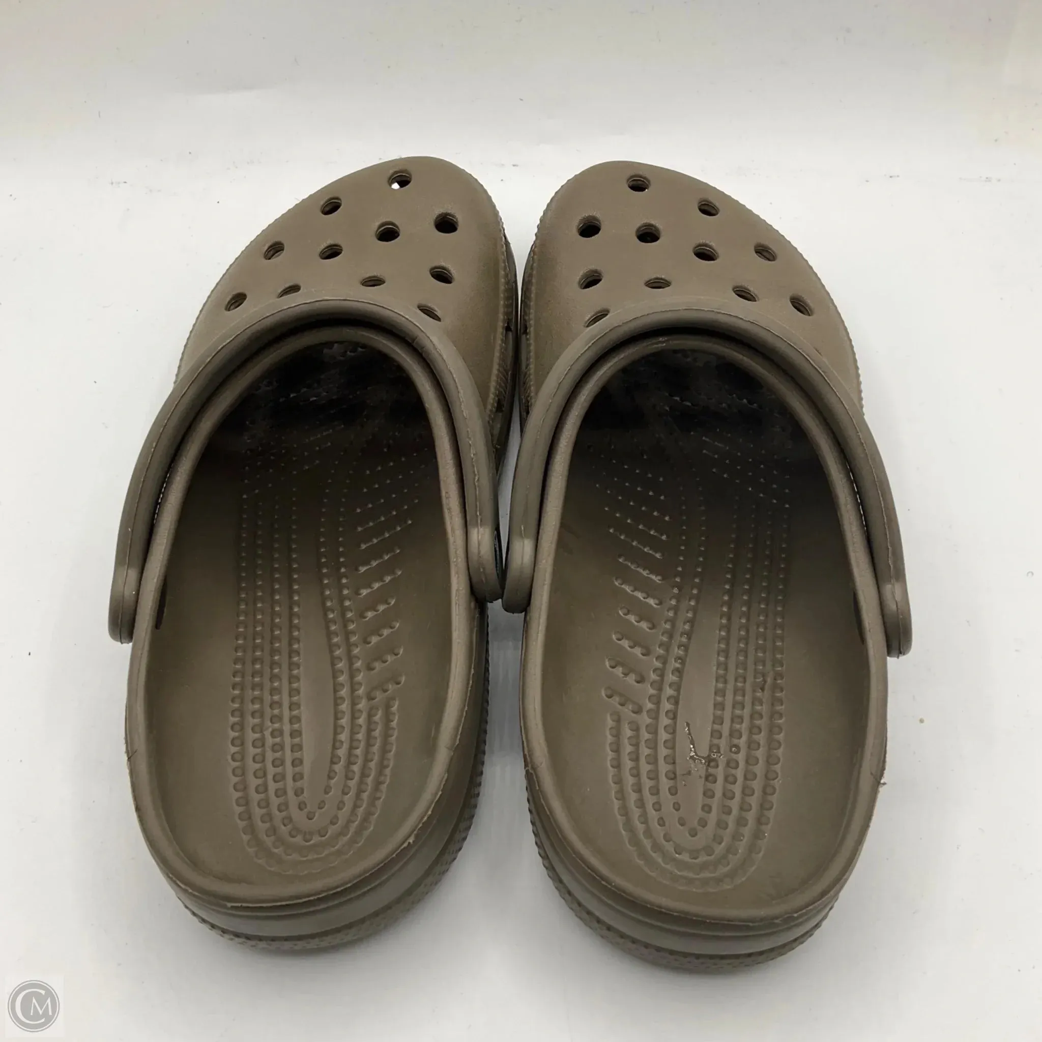 Shoes Flats By Crocs In Brown, Size: 8