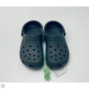 Shoes Flats By Crocs In Grey, Size: 6