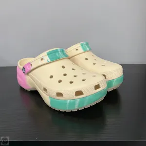 Shoes Heels Platform By Crocs In Multi-colored, Size: 10