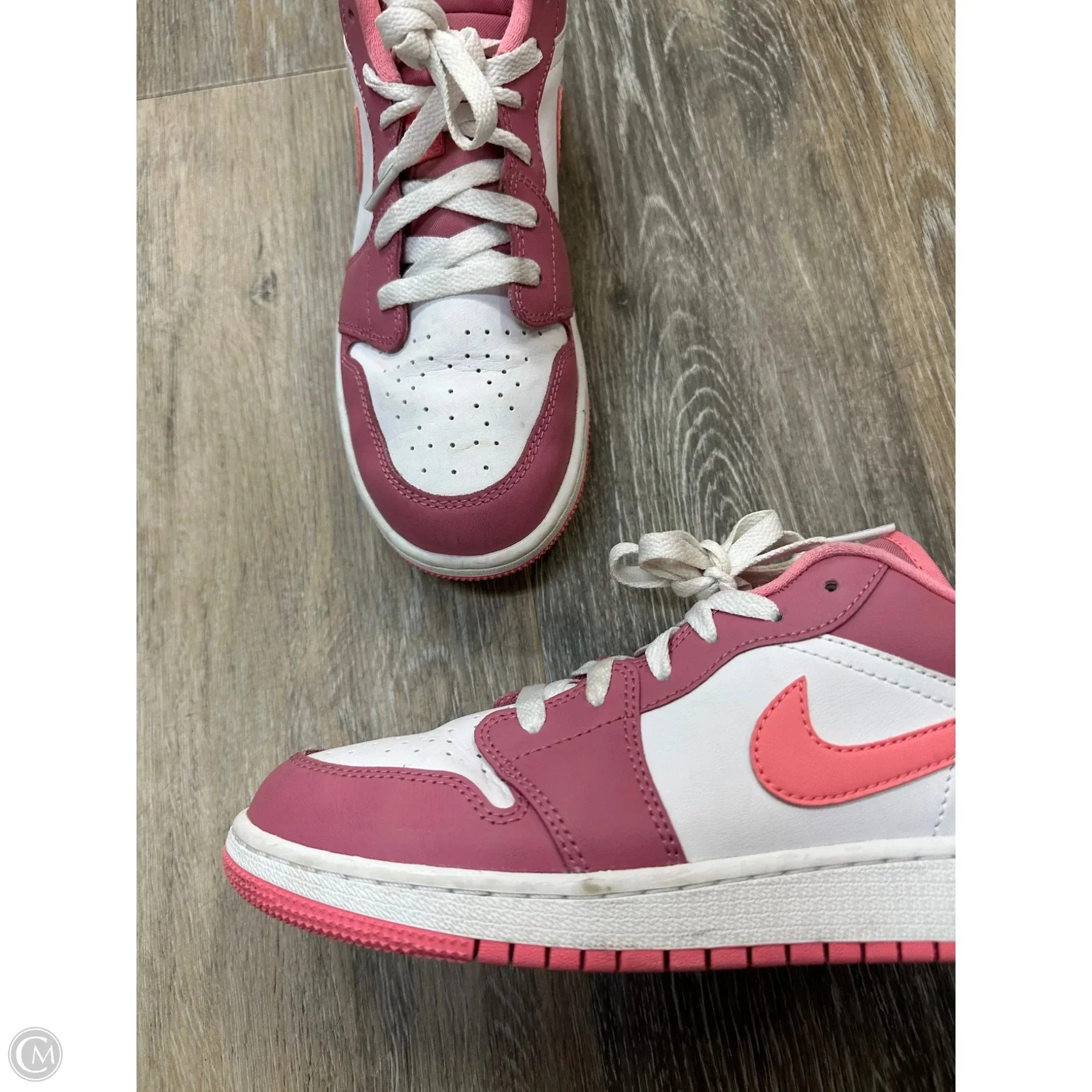 Shoes Sneakers By Jordan In Pink & White, Size: 7.5