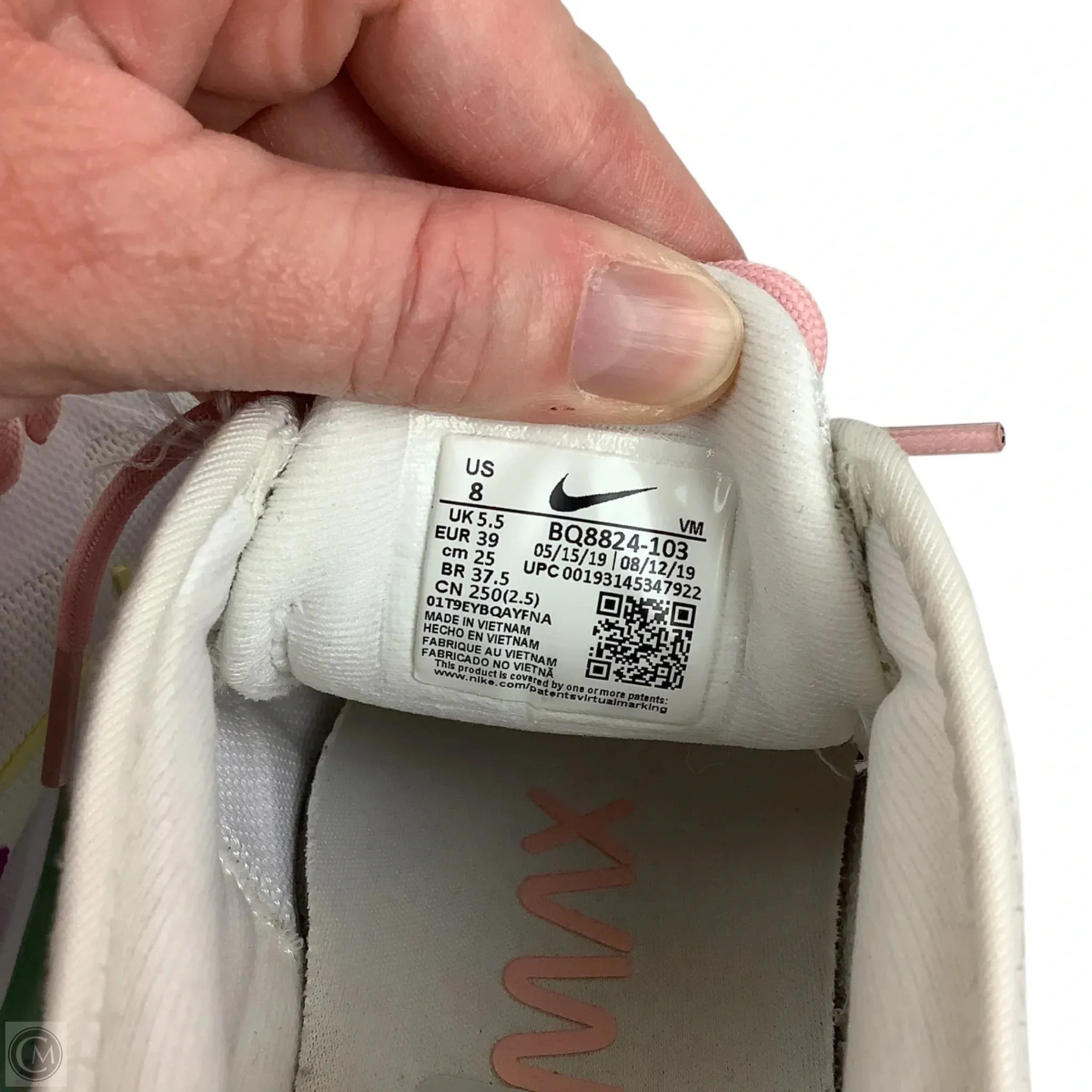 Shoes Sneakers By Nike In White, Size: 8