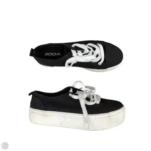 Shoes Sneakers By Soda In Black & White, Size: 7.5